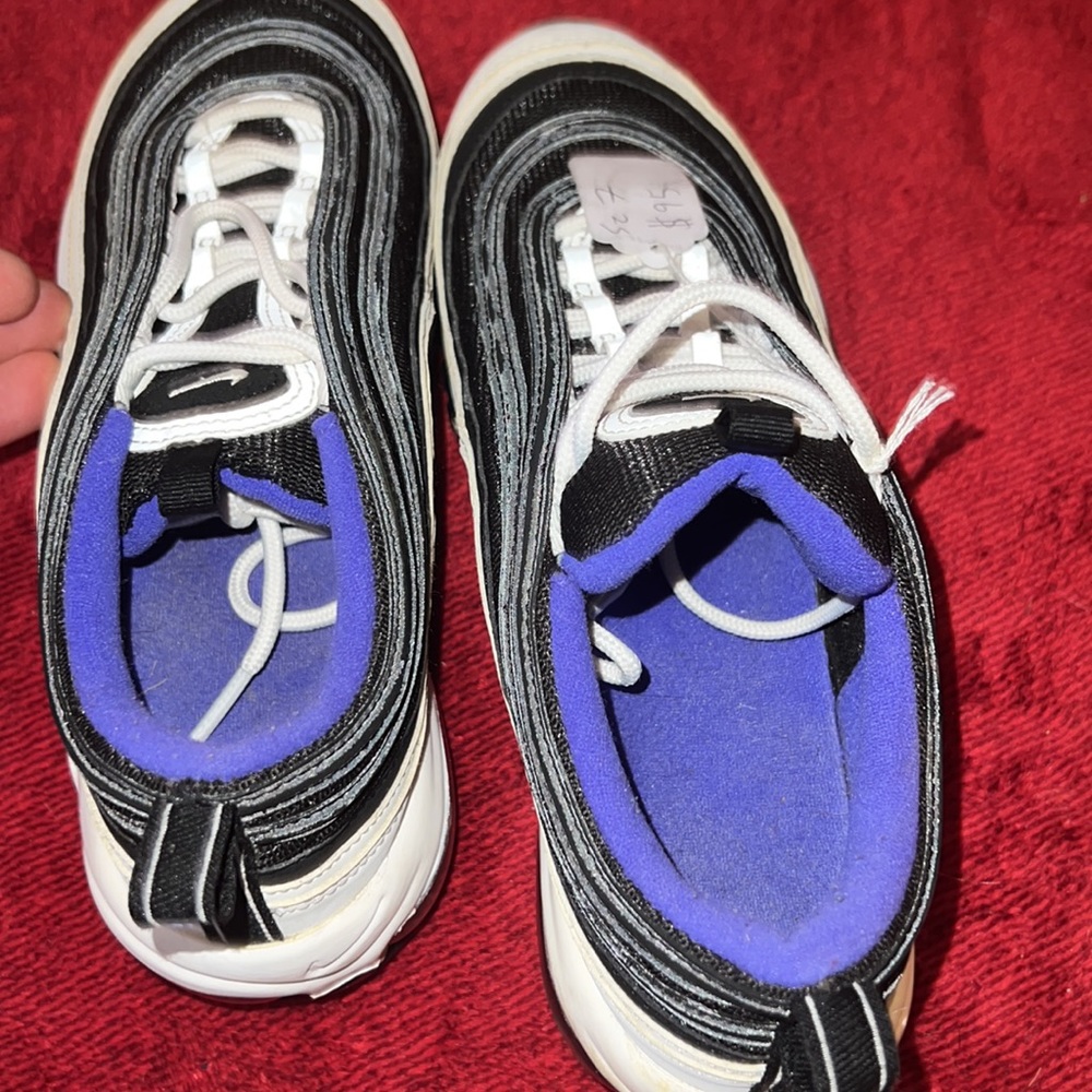 Air maxes - Picture 4 of 5